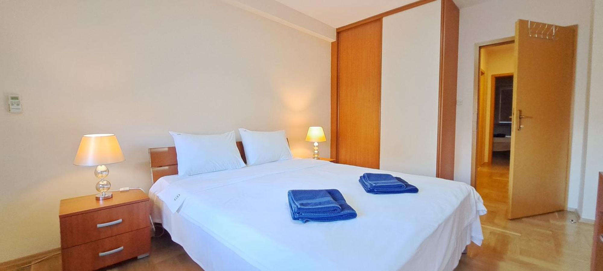 Golden Delight Central Apartment Скопье Экстерьер фото