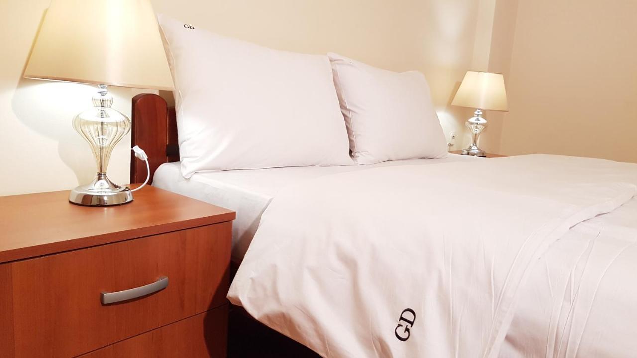 Golden Delight Central Apartment Скопье Экстерьер фото